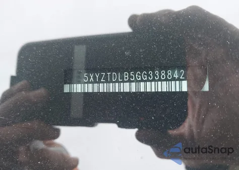 2016 Hyundai Santa Fe Sport 2.4L z USA, uszkodzony, nr VIN 5XYZTDLB5GG338842